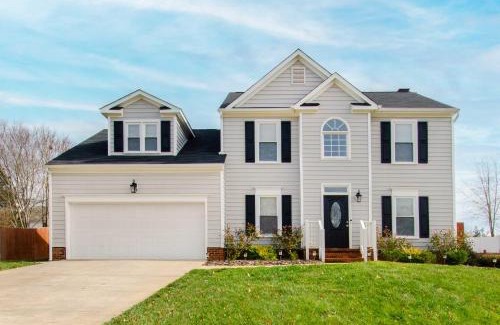 Graham House | Gorgeous Graham Home with Private Outdoor Pool!