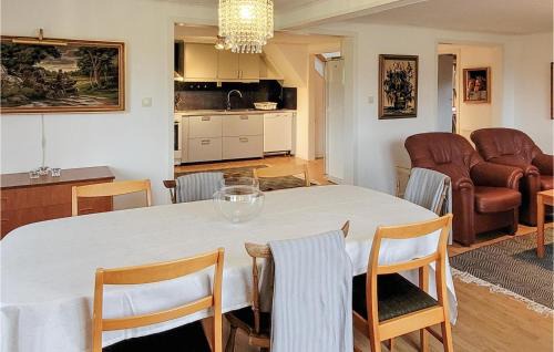 Eksjo Municipality House | Gorgeous Home In Eksjö With Kitchen