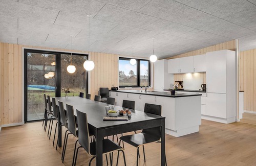 Grenaa House | Gorgeous home in Grenaa with sauna