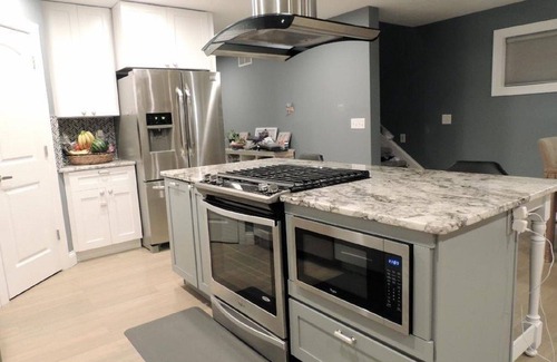 Northeast Minneapolis Arts District House | Gorgeous Home in Heart of Northeast's Art District! Just 10 min from Downtown!