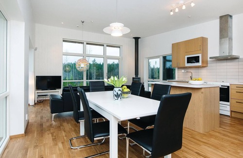 Holmsjo House | Gorgeous home in Holmsjö with sauna