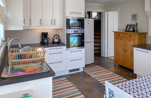 Motala House | Gorgeous home in Motala with lake view