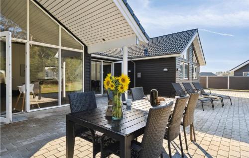 Houstrup House | Gorgeous Home In Nørre Nebel With Sauna