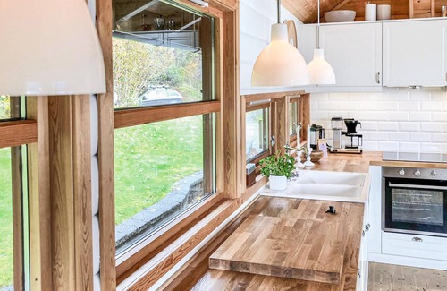Kvam House | Gorgeous home in Norheimsund with WiFi