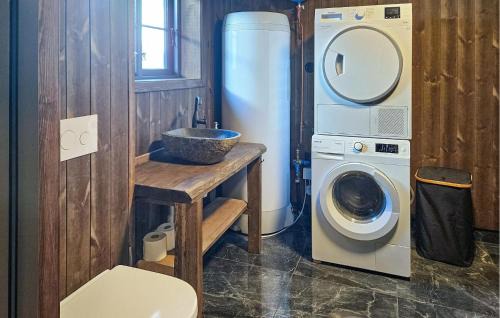 Lardal Municipality House | Gorgeous Home In Passebekk With Kitchen