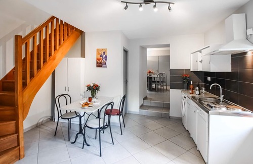 Privas House | Gorgeous home in Privas with sauna