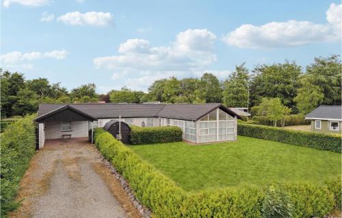 Sunds House | Gorgeous Home In Sunds With Kitchen
