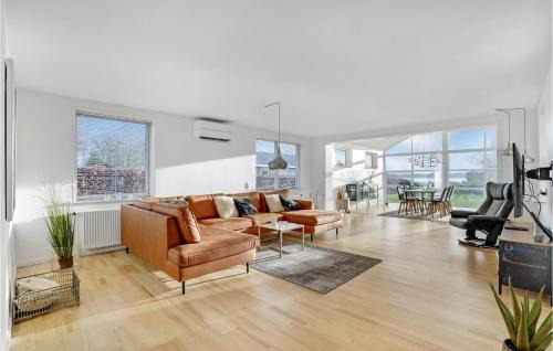 Sunds House | Gorgeous Home In Sunds With Kitchen