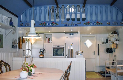 Tidaholm House | Gorgeous home in Tidaholm with kitchen