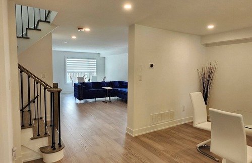 Elder Mills Bed & Breakfast | Gorgeous Home on Castle Park Blvd