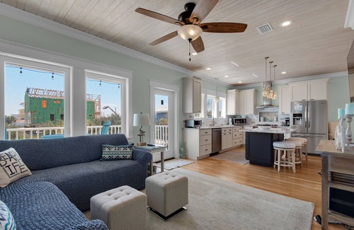 Tang-O-Mar House | GORGEOUS home steps to Beach🏖️ w/Firepit and Gulf Views-4BR Tangri-La