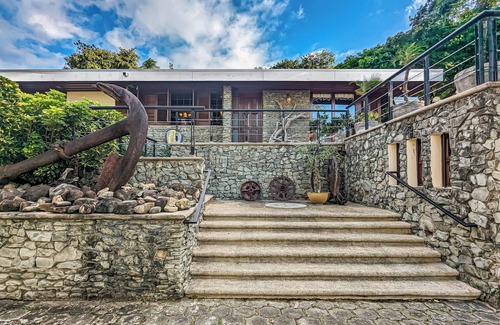San Juan del Sur House | Gorgeous house in town, near the beach, restaurants & bars.