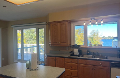 Cobden House | Gorgeous lack front and Amazing sunset . Retreat: Fun, Relaxation, and Nature.