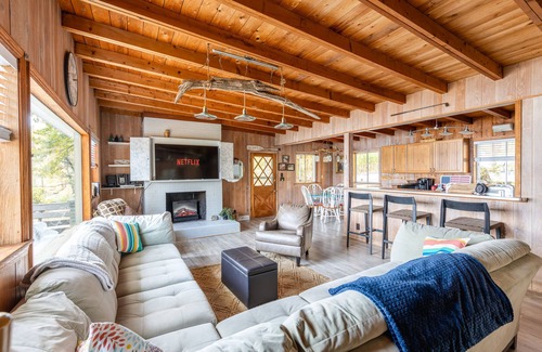 Mount Juliet House | Gorgeous Lakefront! · 3BR/2BA · Gameroom