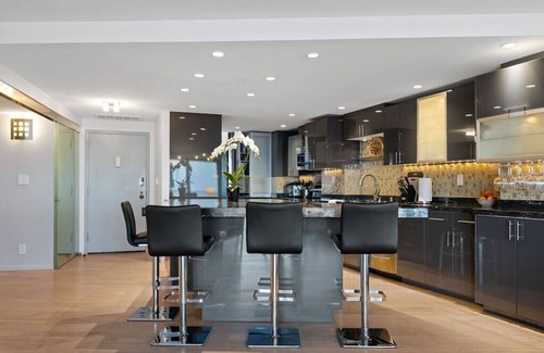 Marina del Rey Condo | Gorgeous Luxury Highrise w/Spectacular Marina & Ocean Views