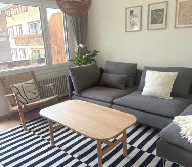 Taesch Apartment | Gorgeous Modern Mountain View Flat in Täsch