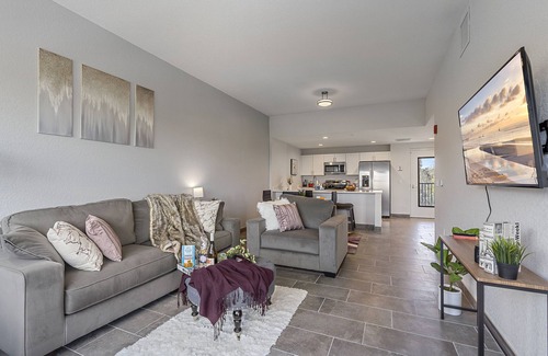 Indian Beach Sapphire Shores Apartment | GORGEOUS New Apt. SUPER CLEAN. Bicycles are available!