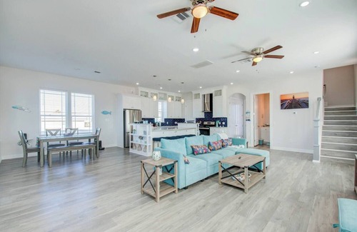 Surfside Beach House | Gorgeous New Construction Steps To The Sand Near Restaurants & Entertainment