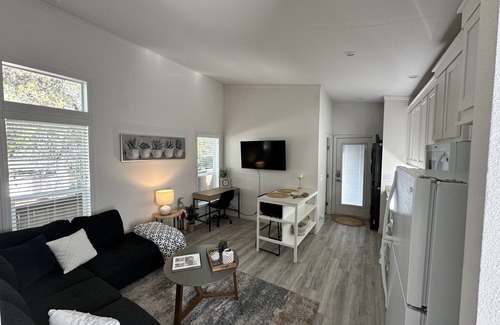 Poway House | ⭐️Gorgeous Private Detached Gueshouse⭐️