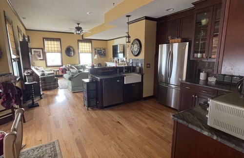 Admiral Estates Condo | GORGEOUS PROPERTY IN QUIET NEIGHBORHOOD