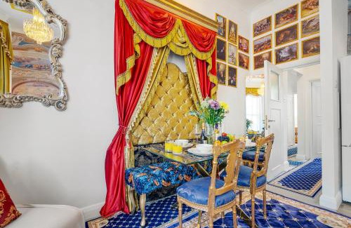 Golborne Apartment | Gorgeous Regal Flat in London