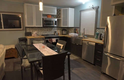 Champlain Ski Chalet | Gorgeous riverfront - cosy villa with all amenities and comforts