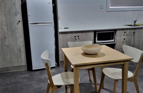 Naracoorte Apartment | Gorgeous studio in a private garden setting, the perfect getaway!