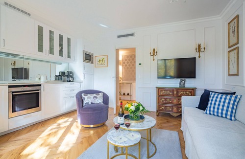 Quartier du Gros-Caillou Apartment | Gorgeous & Sunny with Eiffel Tower View Thru Trees