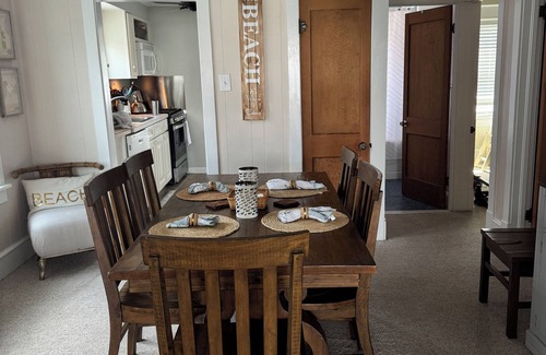 Gardens House | GORGEOUS UPSTAIRS, 2 FLR, 4 BR, 2 BA CONDO IN RELAXING GARDENS! DECK & BACKYARD
