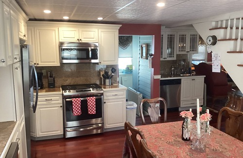 Pine Orchard House | Gorgeous Victorian direct ocean front single family six bedroom, ten rooms