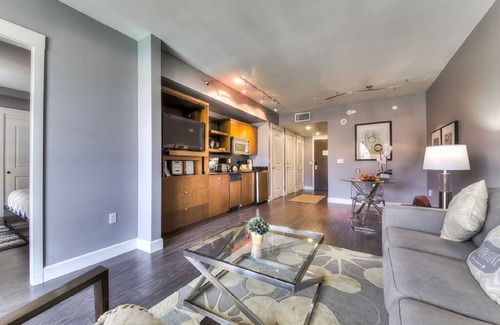 Lake Las Vegas Condo | Gorgeous Views of the Lake, Mountains and Pool, Luxurious 1 bed 1 bath Apt.