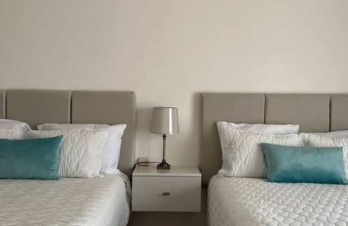 Sector 2 Hotel | Gorgeuos family room. Caribbean view in Paseo Park, parking, balcony, netflix