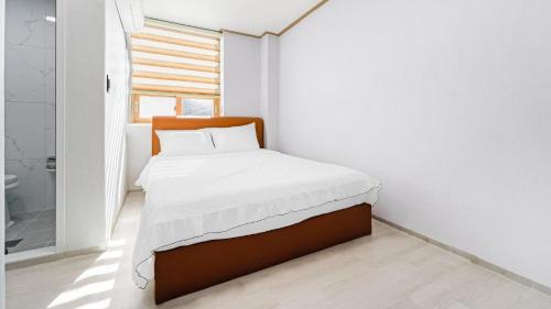 Sokcho House | Goseong Leumeleu63 Pension