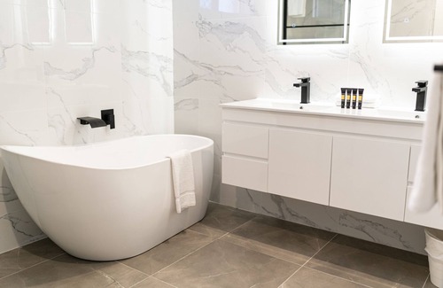 West Gosford Hotel | Gosford Palms Motor Inn