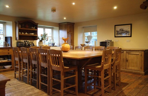 Honiton Other | GOTHIC FOLLY, Sleeps 16, Indoor Heated Pool, Hot Tub, Jurassic Coast East Devon