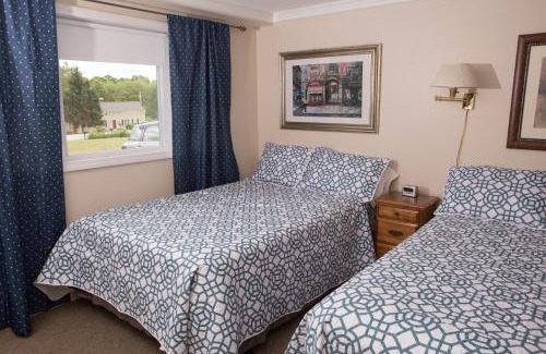 Shaftsbury Hotel | Governor's Rock Motel