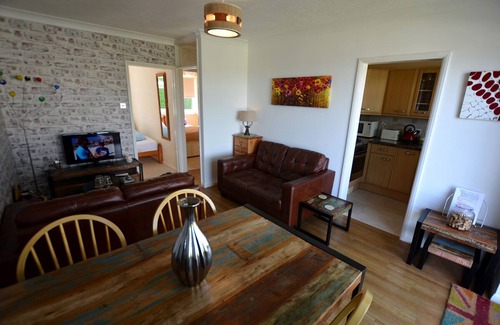 Oxwich Ski Chalet | Gower, Oxwich, Amazing Views, Sleeps 4
