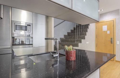 la Vila de Gracia Apartment | Gràcia: Private Terrace & Pool, sleeps 6