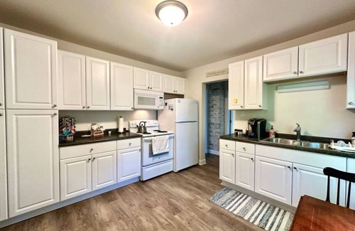 Port Washington Apartment | Grace Adventure House, walk to Port, Lake Michigan