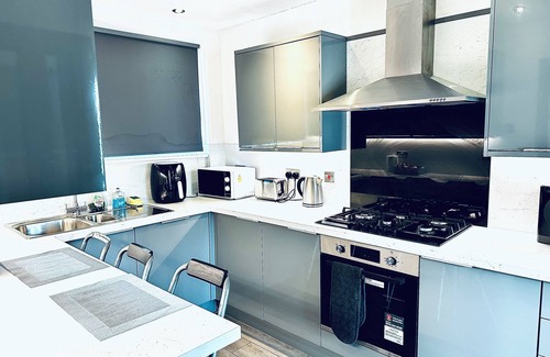 Aberdeen House | Grace Court, Exquisite 3 Bedroom, located in a serene environment in Aberdeen!