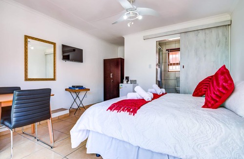 Kempton Park Bed & Breakfast | Grace Guesthouse and Tour, your home in South Africa and Southern Africa.