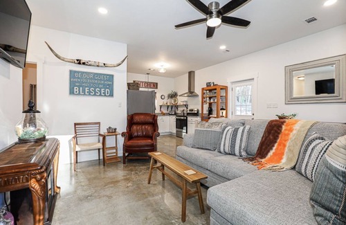 Benton Cottage | Grace Point Cottage