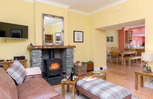 Ascog House | Grace's Cottage