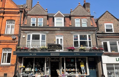 Tring Apartment | Grace's Guesthouse The Suite
