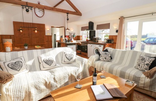 Hurworth-on-Tees House | GRACE'S RETREAT, pet friendly, with open fire in Hurworth-On-Tees