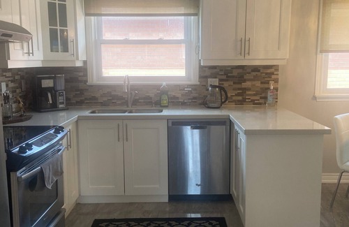 Richview House | Graceful 2 bedroom home in the heart of Etobicoke.