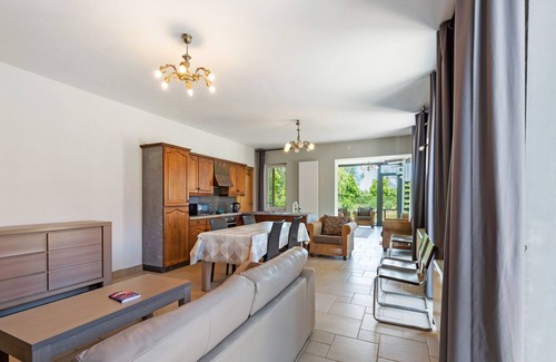Geetbets House | Graceful Holiday Home in Geetbets with Patio