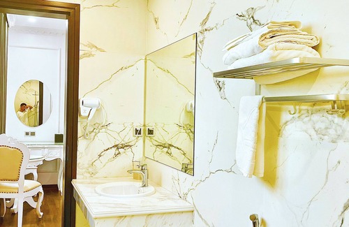 Tu Son Hotel | GRAD Gold Luxury Hotel