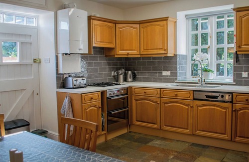 Swindon Cottage | Grade II Listed Coach House Near the Cotswolds & Oxford