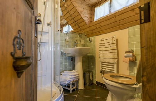 Snagov Bed & Breakfast | GRĂDINA VLAHIIA, literally “the Garden of the Vlachs”,